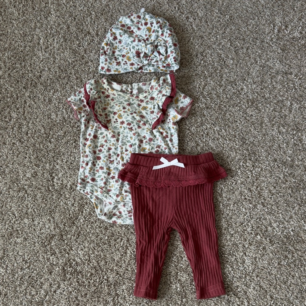 DAISY FUENTES BABY GIRL 3 PIECE SET floral bodysuit pants hat outfit 0-3 months